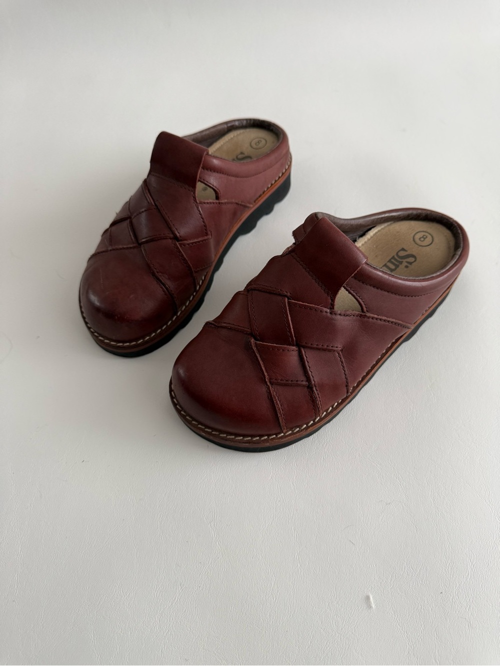 Vintage 90’s Simple Burgundy Leather Slip-On Clogs